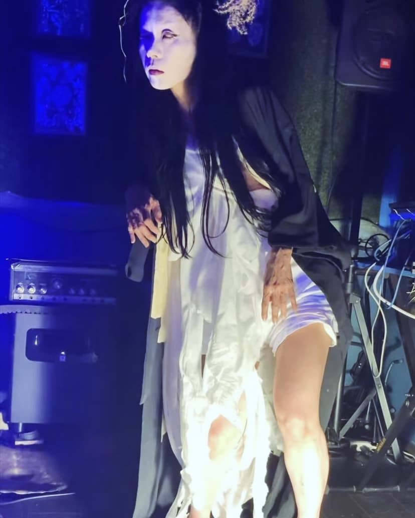 Akiyo Botoh Dance 12